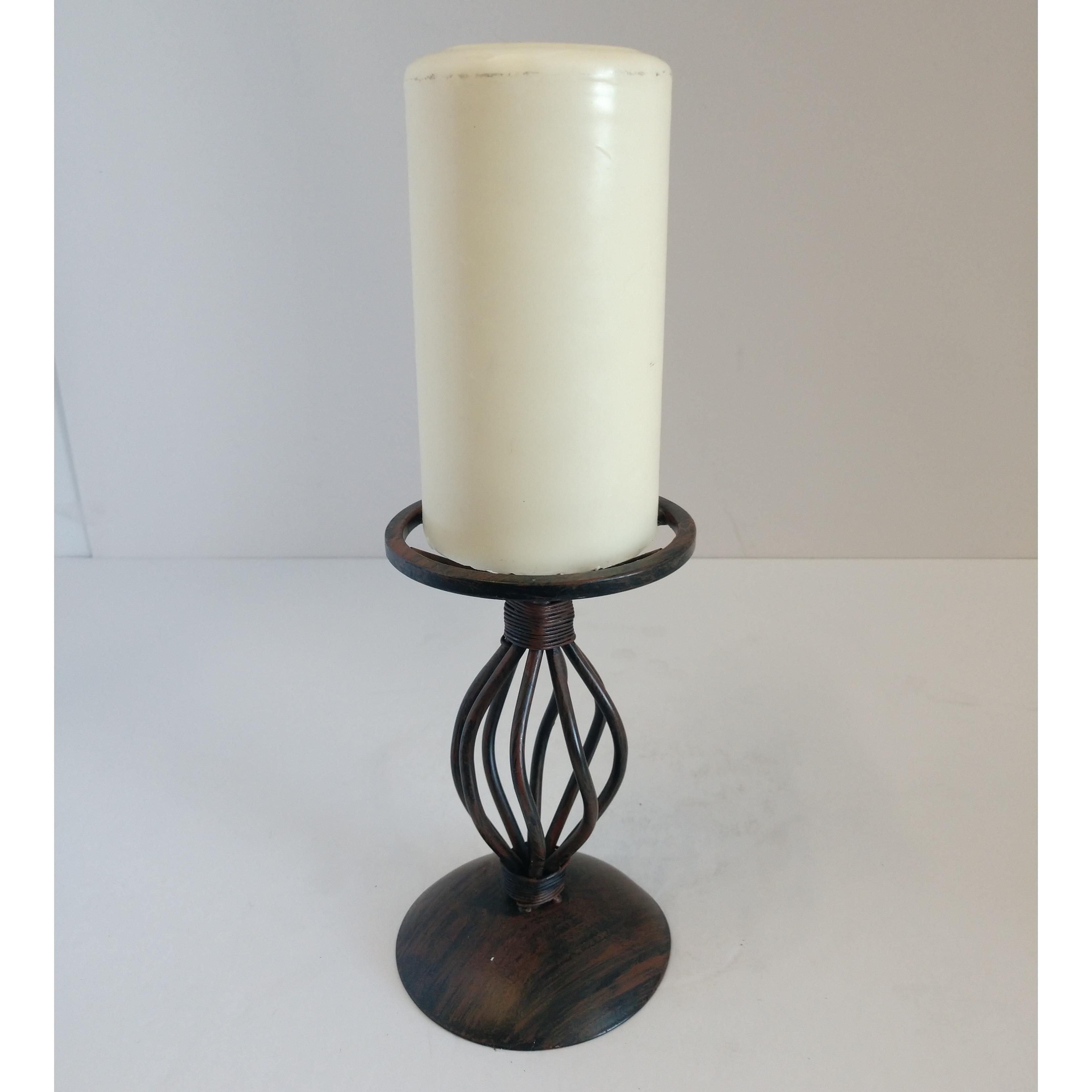 Candleholder with candle