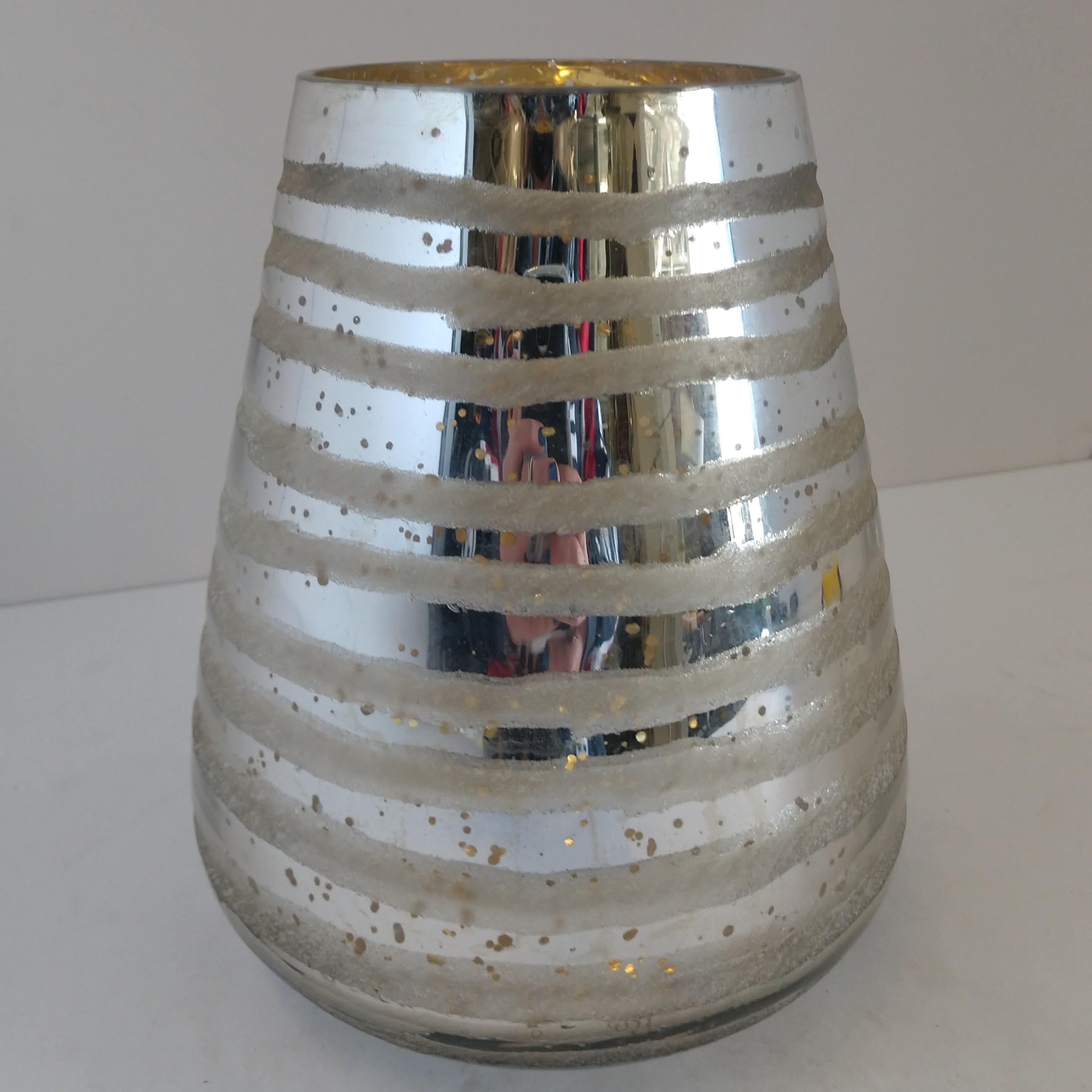 Vase Mirrored