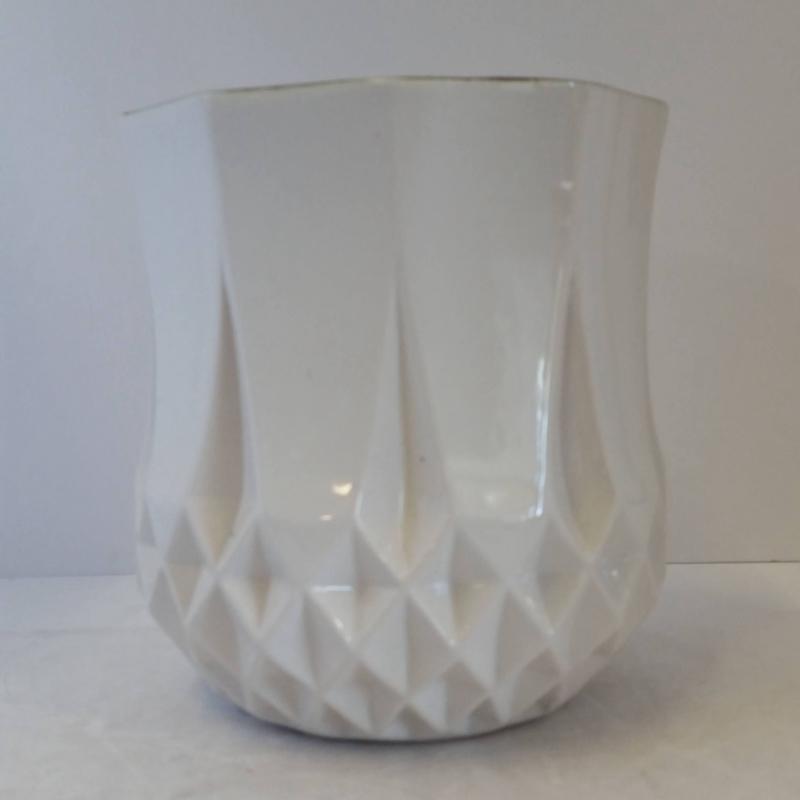 Vase White