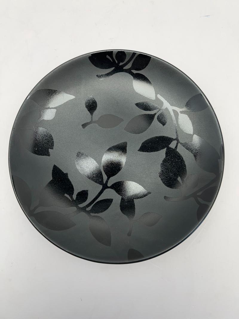 Black Leaf Plate