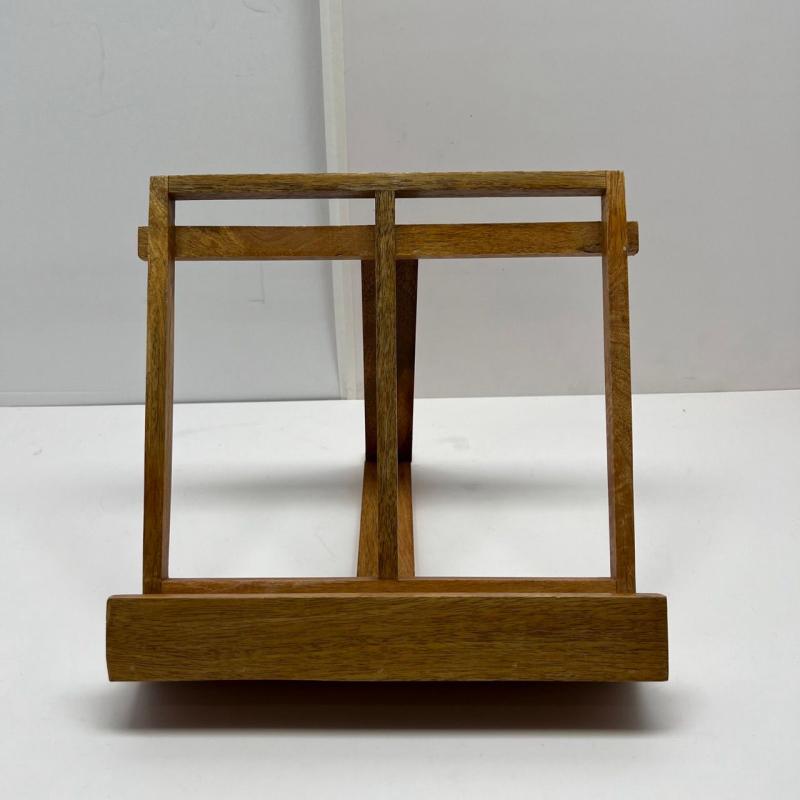 Easel