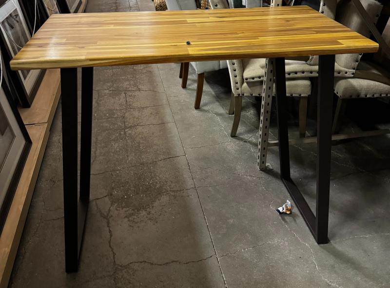 Bar Table